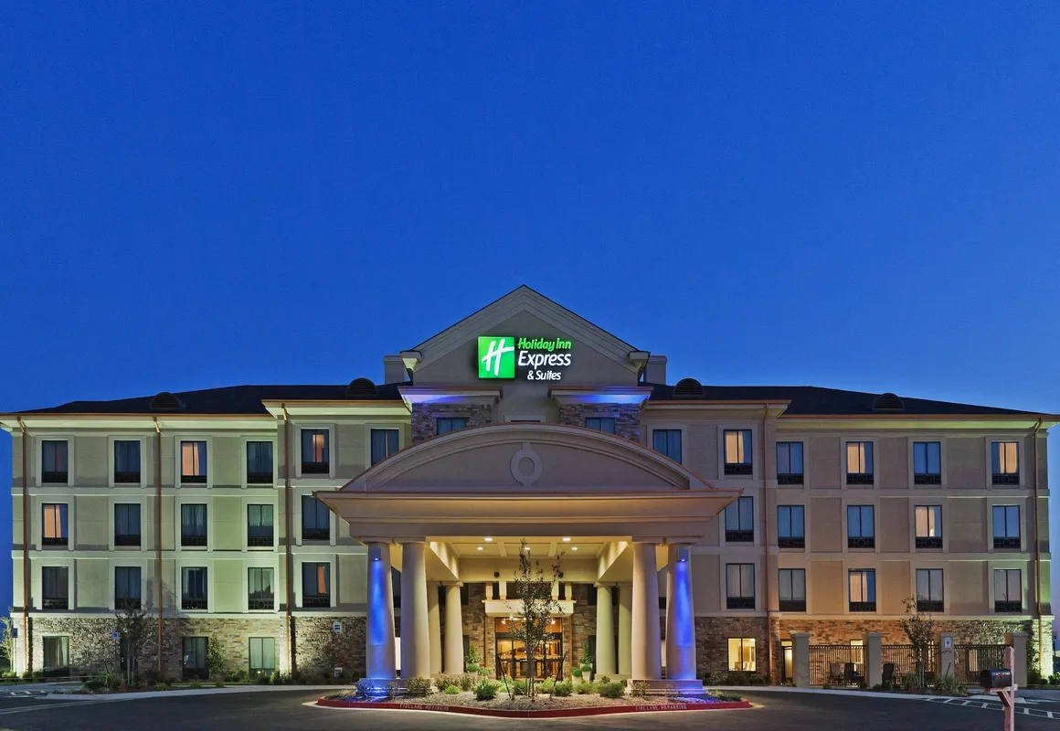 Holiday Inn Express Hotel & Suites POTEAU by IHG hotel hero