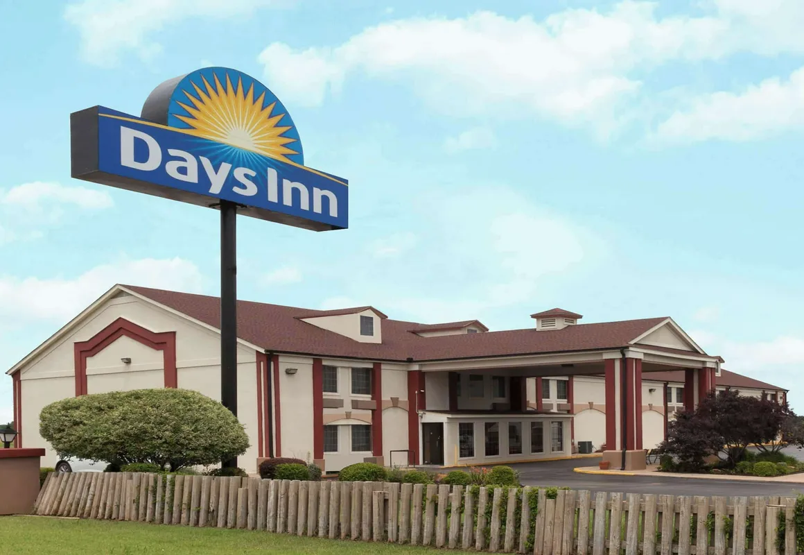 Days Inn by Wyndham Shawnee hotel hero