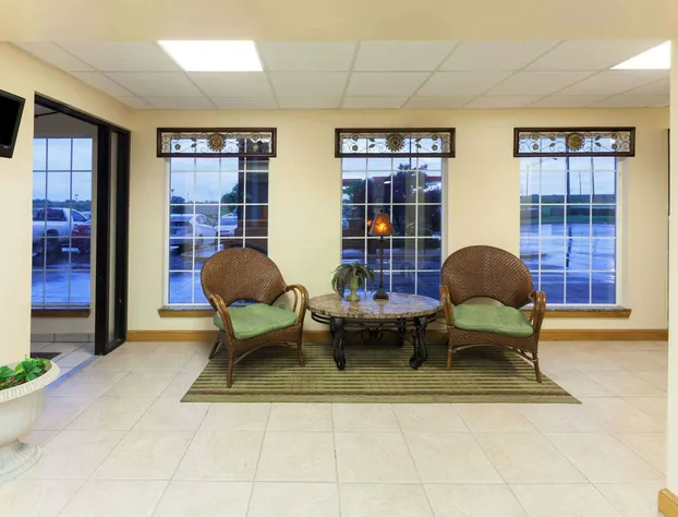 Days Inn by Wyndham Shawnee hotel detail image 2