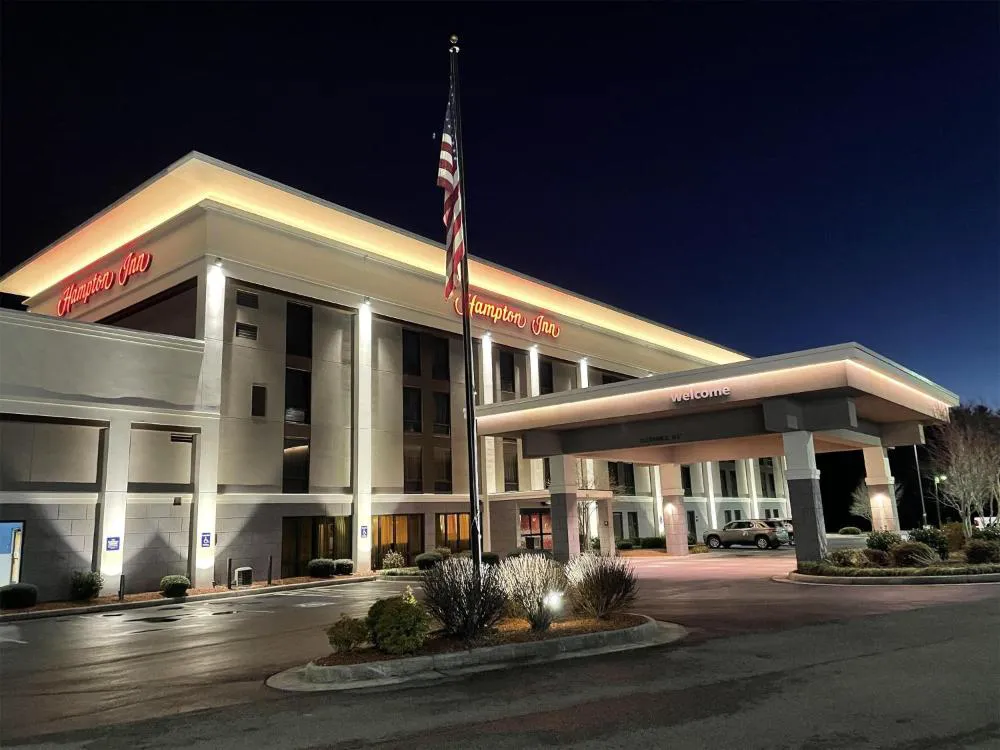 Hampton Inn Hillsville hotel hero