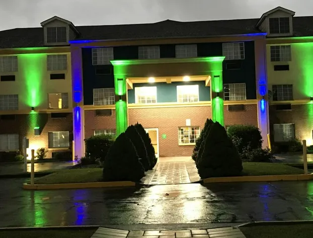 Days Inn by Wyndham Norton hotel detail image 1