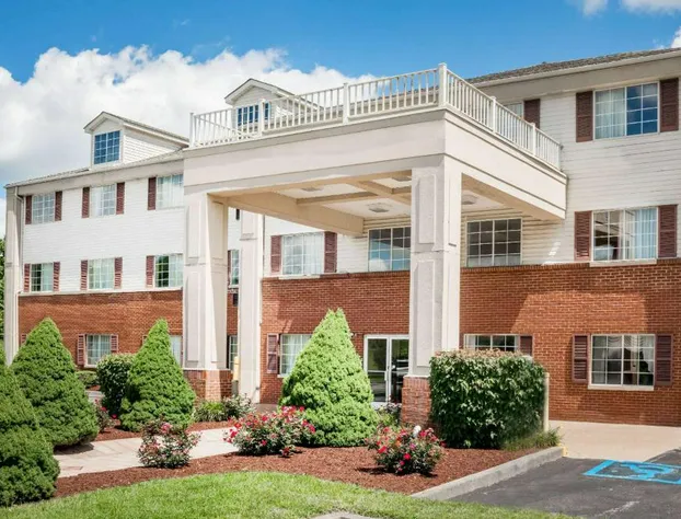 Days Inn by Wyndham Norton hotel detail image 2