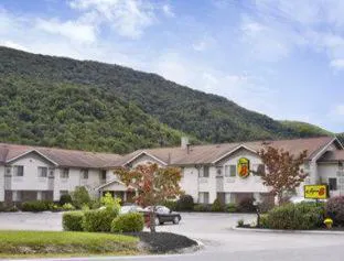 Super 8 by Wyndham Norton VA hotel detail image 1