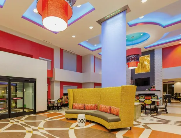 Holiday Inn Express & Suites Eureka by IHG hotel detail image 3