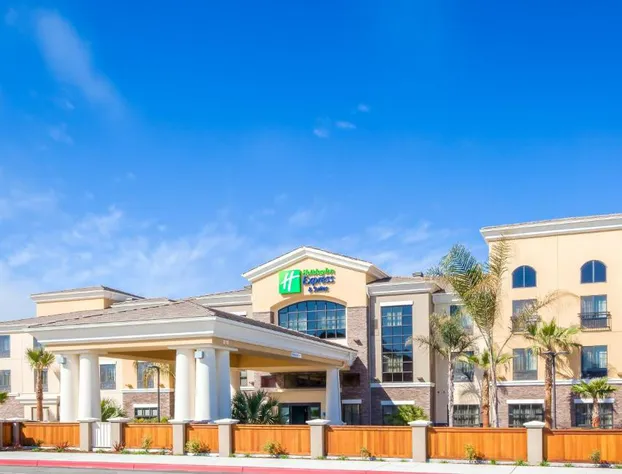 Holiday Inn Express & Suites Eureka by IHG hotel detail image 1