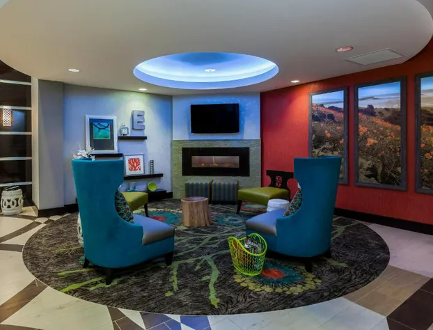 Holiday Inn Express & Suites Eureka by IHG hotel detail image 4