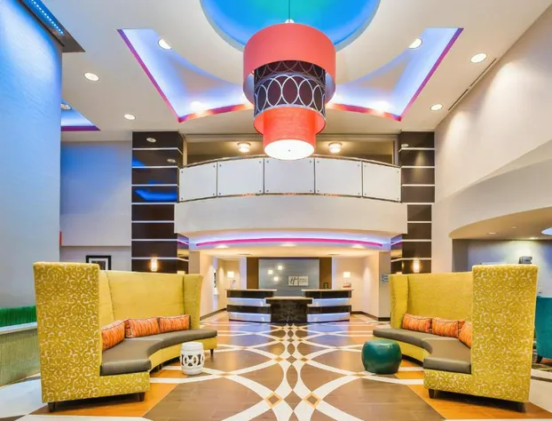 Holiday Inn Express & Suites Eureka by IHG hotel detail image 4