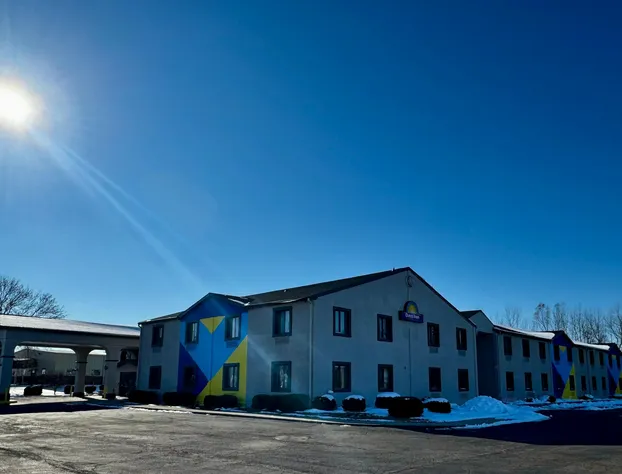 Days Inn by Wyndham Lincoln, IL hotel detail image 1