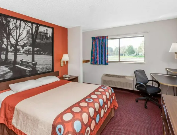 Super 8 by Wyndham Washington/Peoria Area hotel detail image 4