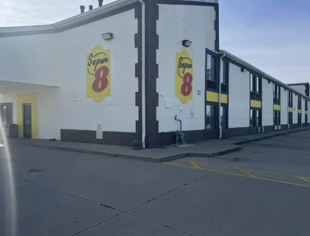 Super 8 by Wyndham Lincoln hotel detail image 1