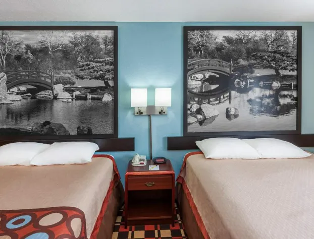 Econo Lodge Chillicothe hotel detail image 3