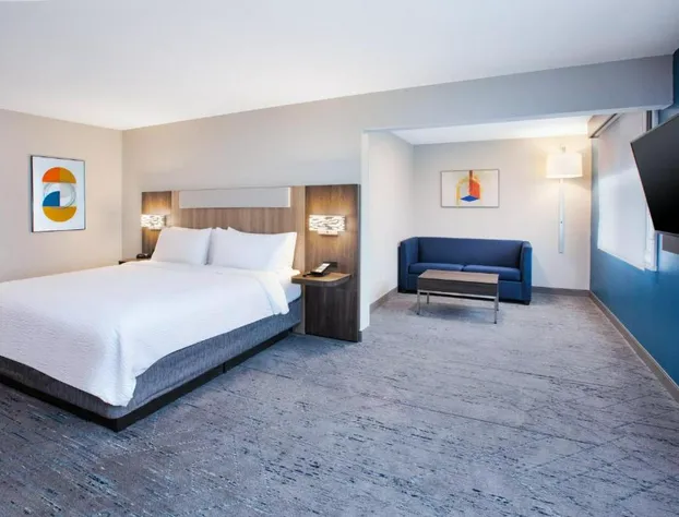 Holiday Inn Express Hotel & Suites Defiance by IHG hotel detail image 2