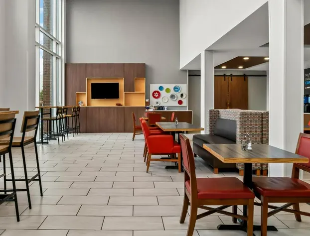 Holiday Inn Express & Suites Marion by IHG hotel detail image 4