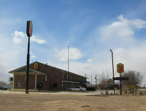 Super 8 by Wyndham Dumas TX hotel detail image 1