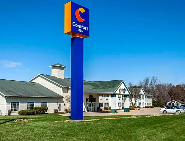 Comfort Inn Dyersville Near Field of Dreams hotel detail image 1