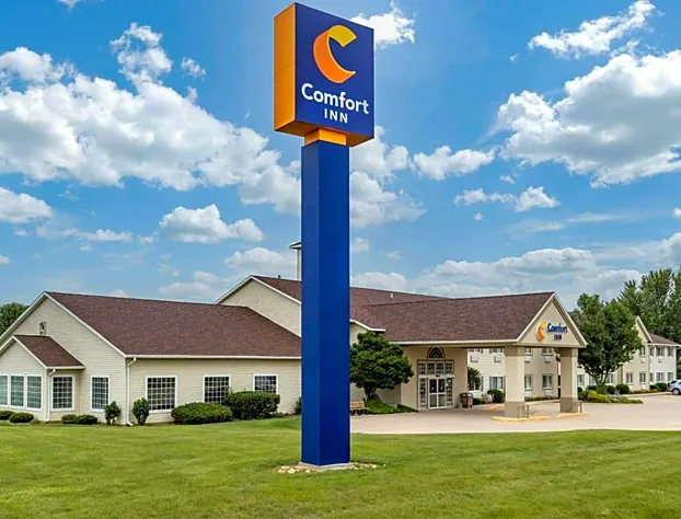 Comfort Inn Dyersville Near Field of Dreams hotel detail image 3