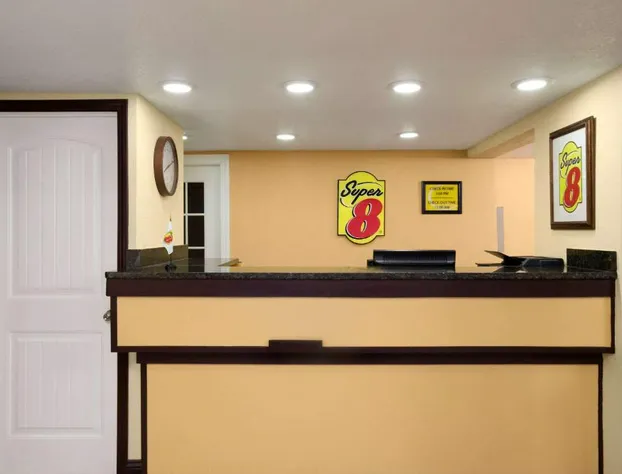 Super 8 by Wyndham Woodward hotel detail image 3