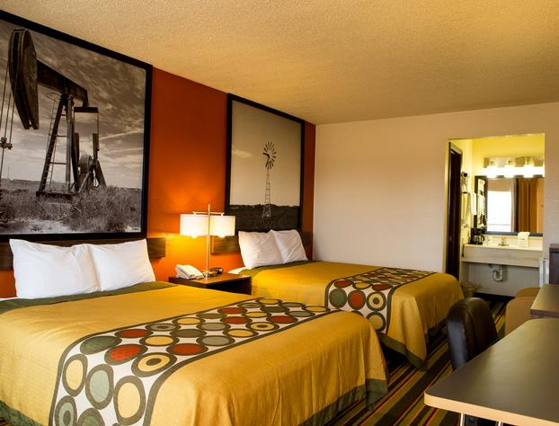 Super 8 by Wyndham Woodward hotel detail image 4