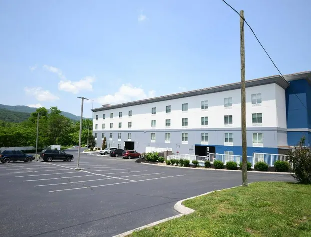 Holiday Inn Express & Suites, Caryville by IHG hotel detail image 4