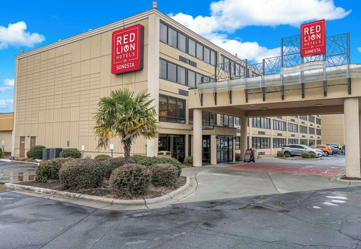 Red Lion Hotel Charlotte hotel hero