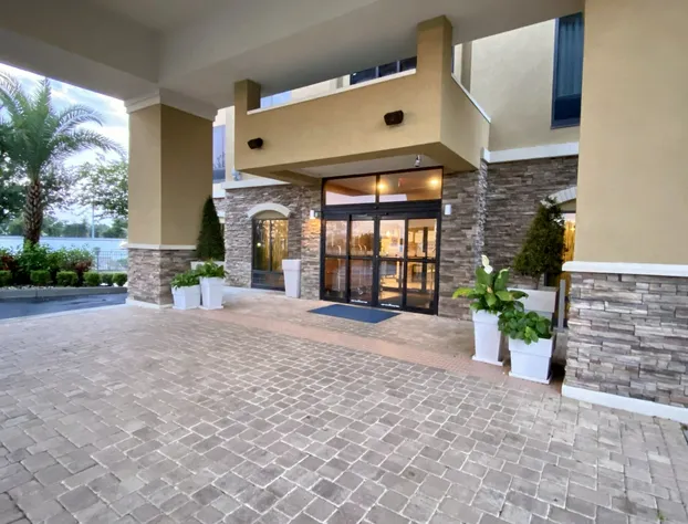Holiday Inn Express & Suites Orlando East - UCF Area by IHG hotel detail image 3