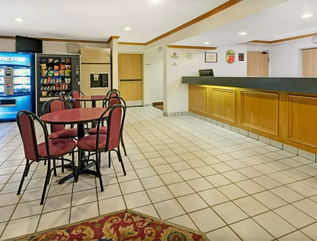 Super 8 by Wyndham Canonsburg/Pittsburgh Area hotel detail image 2