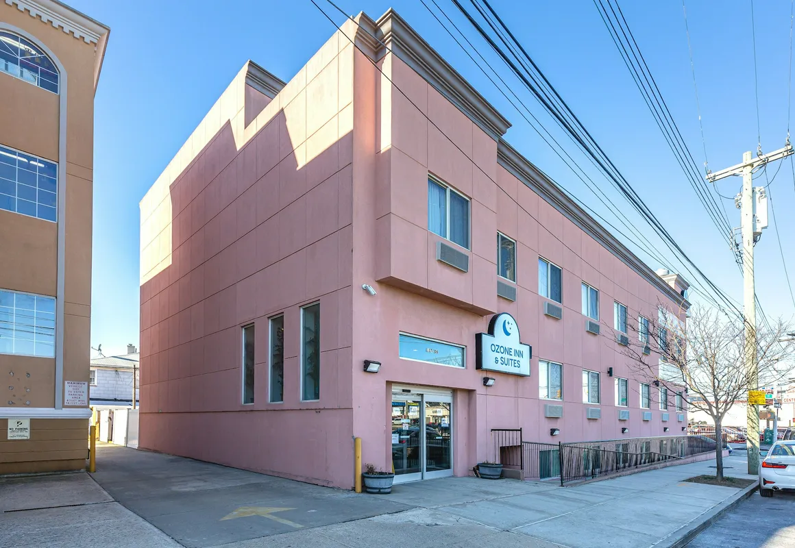 Ozone Inn & Suites hotel hero