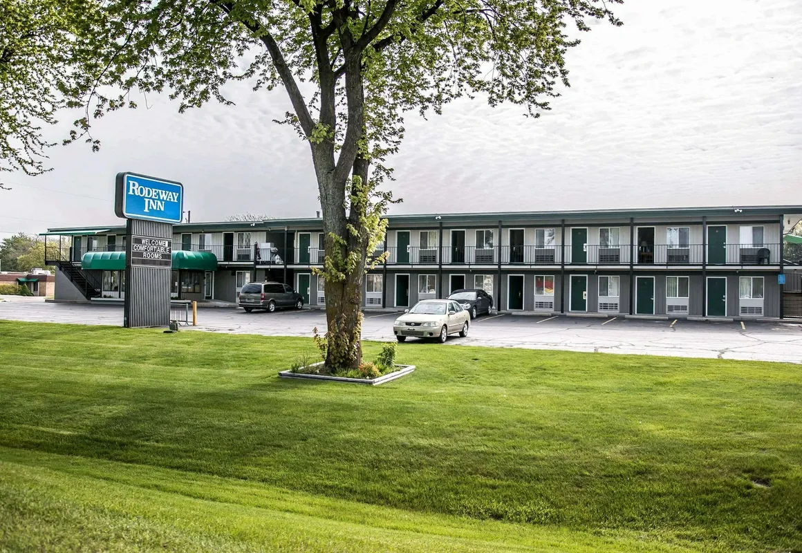 Rodeway Inn hotel hero