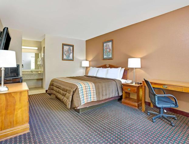 Days Inn by Wyndham Hernando hotel detail image 4