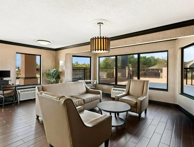 Quality Inn & Suites hotel detail image 3