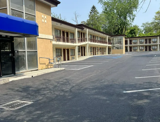 Executive Inn hotel detail image 2