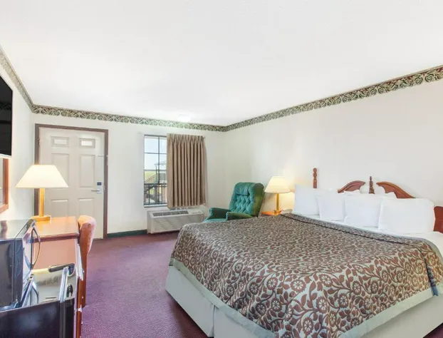 Days Inn by Wyndham Erick hotel detail image 4