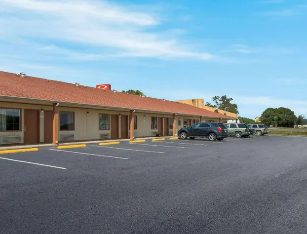 Econo Lodge Cornersville hotel detail image 2