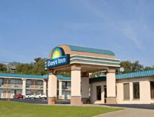 Days Inn by Wyndham Okemah hotel detail image 1