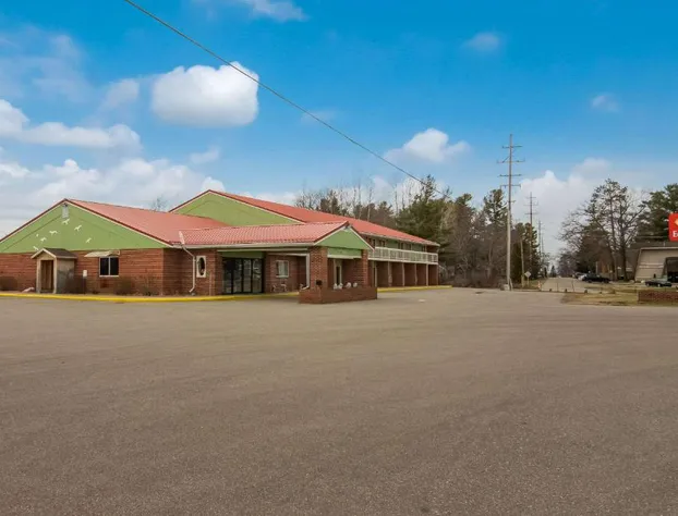 Econo Lodge Cadillac hotel detail image 2