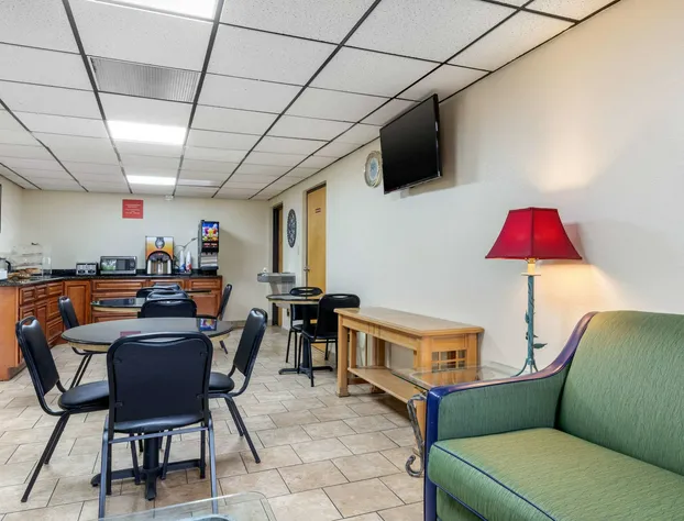 Econo Lodge hotel detail image 4