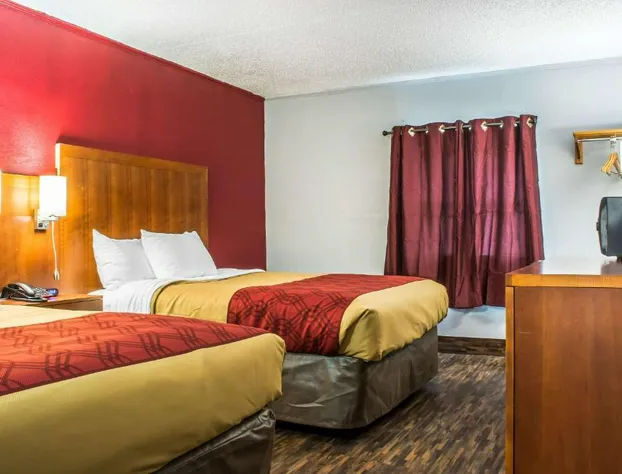 Econo Lodge Brockport hotel detail image 2