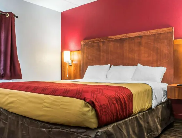 Econo Lodge Brockport hotel detail image 3