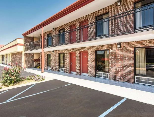 Econo Lodge Fort Payne hotel detail image 2