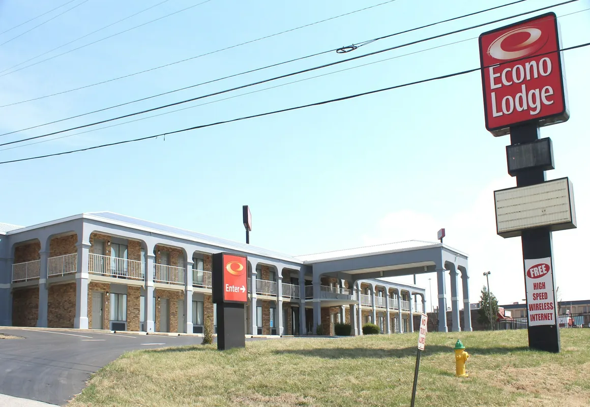 Econo Lodge Franklin South hotel hero