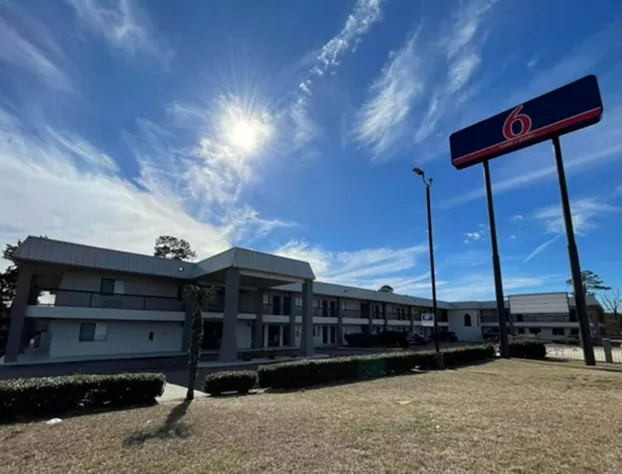 Motel 6 Texarkana, TX hotel detail image 1