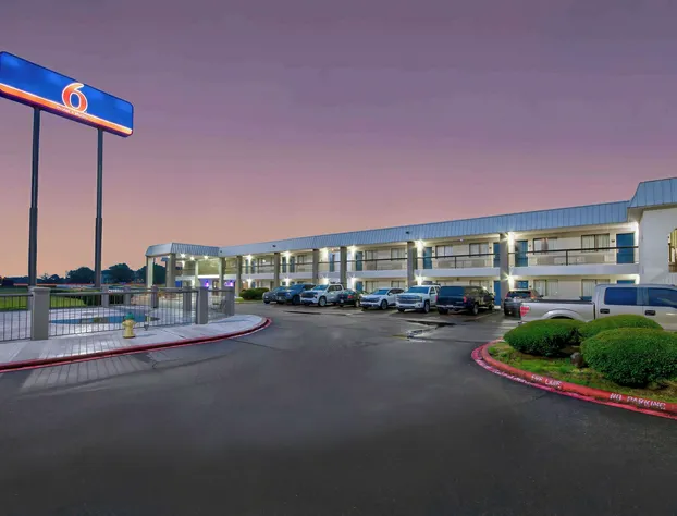 Motel 6 Texarkana, TX hotel detail image 3