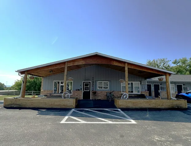 Deer Lodge Motel hotel detail image 3