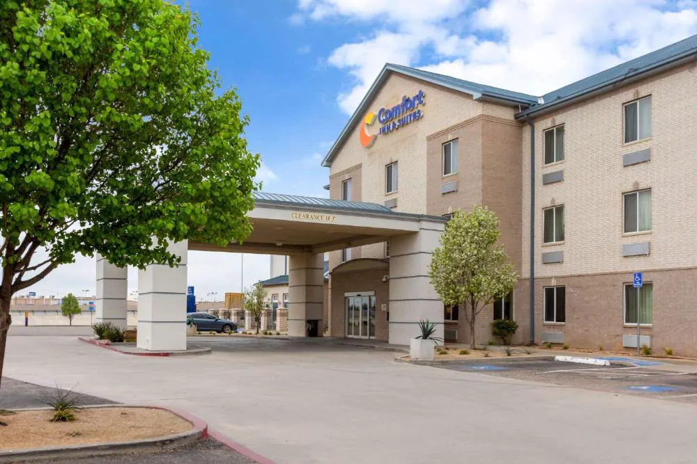 Comfort Inn & Suites Amarillo East hotel hero