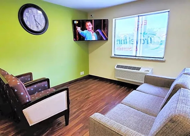 Travel Inn & Suites - Sikeston/Miner (i-55 Exit-67) hotel detail image 2