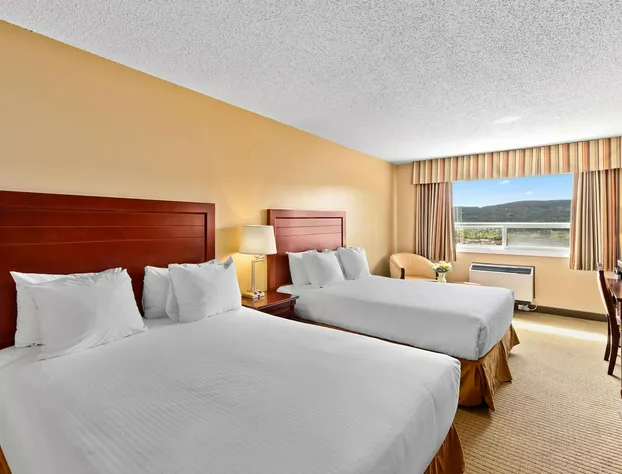 Coast Fraser Inn hotel detail image 3