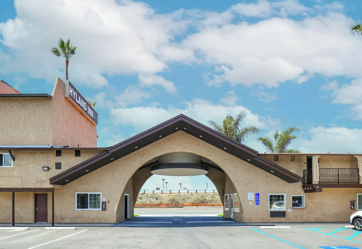 Hyland Inn Near Legoland hotel hero