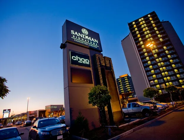 Sandman Signature Vancouver Airport Hotel & Resort hotel detail image 1