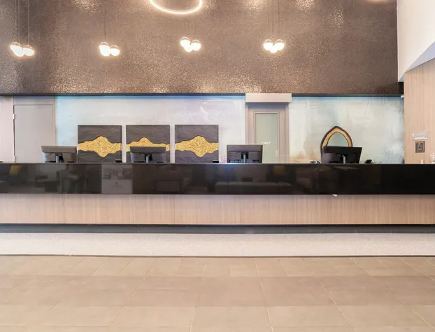 Sandman Signature Toronto Airport Hotel hotel detail image 1