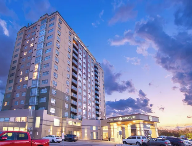 Sandman Signature Toronto Airport Hotel hotel detail image 3